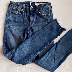 Rag & Bone Size 24 Skinny Mid Rise , color clean Charin. NWOT